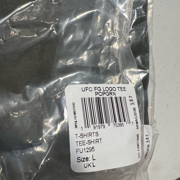 UFC T-Shirt “Pop Green” Mens Large NWT - Picture 2 of 3